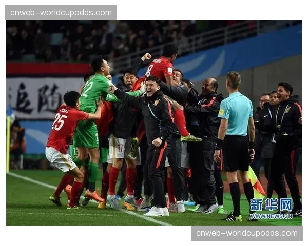 季前赛国际赛：风暴队与火花队的比赛在墨西哥城举行