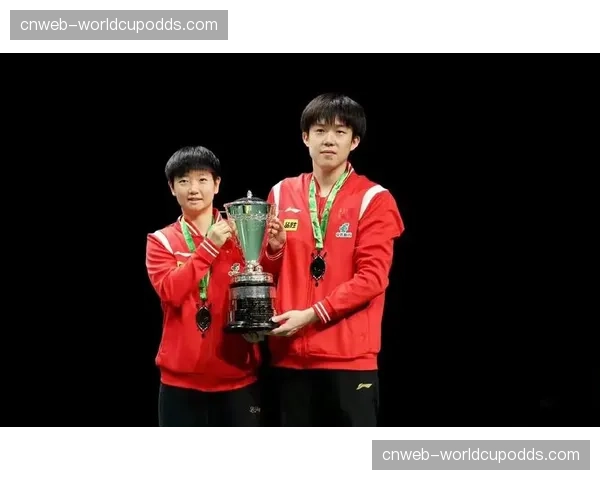 新加坡大满贯混双首轮，王楚钦-孙颖莎轻松晋级