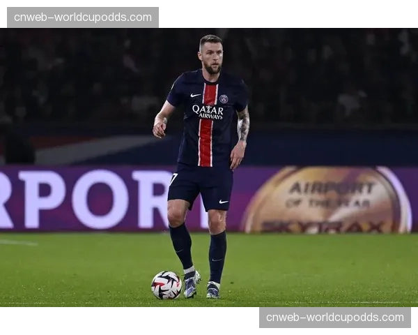 摩纳哥主帅波科尼奥利透露将根据巴黎特点灵活切换三后卫与四后卫